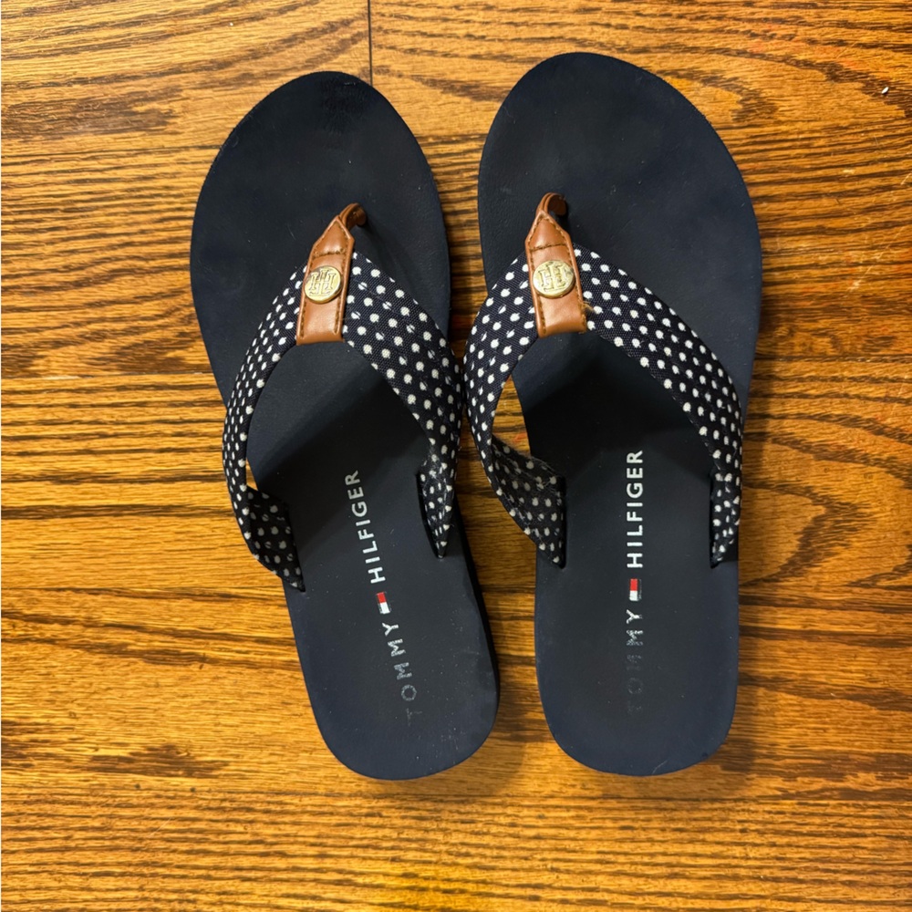 Tommy Hilfiger Navy Blue and White Polka Dot Flip Flop Sandals